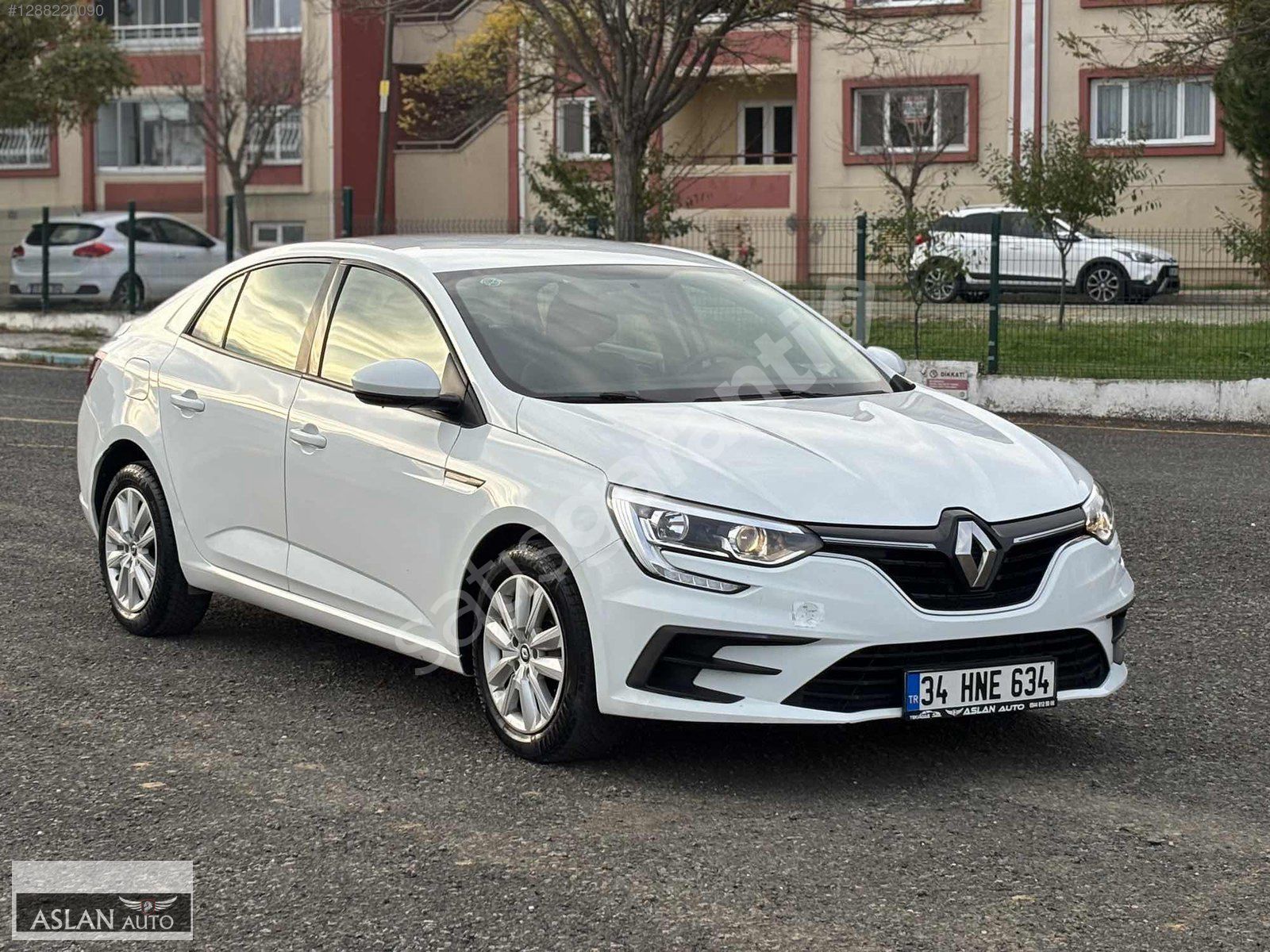 300.000 BİN PEŞİNAT İLE 36 AY SENET 2023 MEGANE 1.3 TCE OTOMATİK