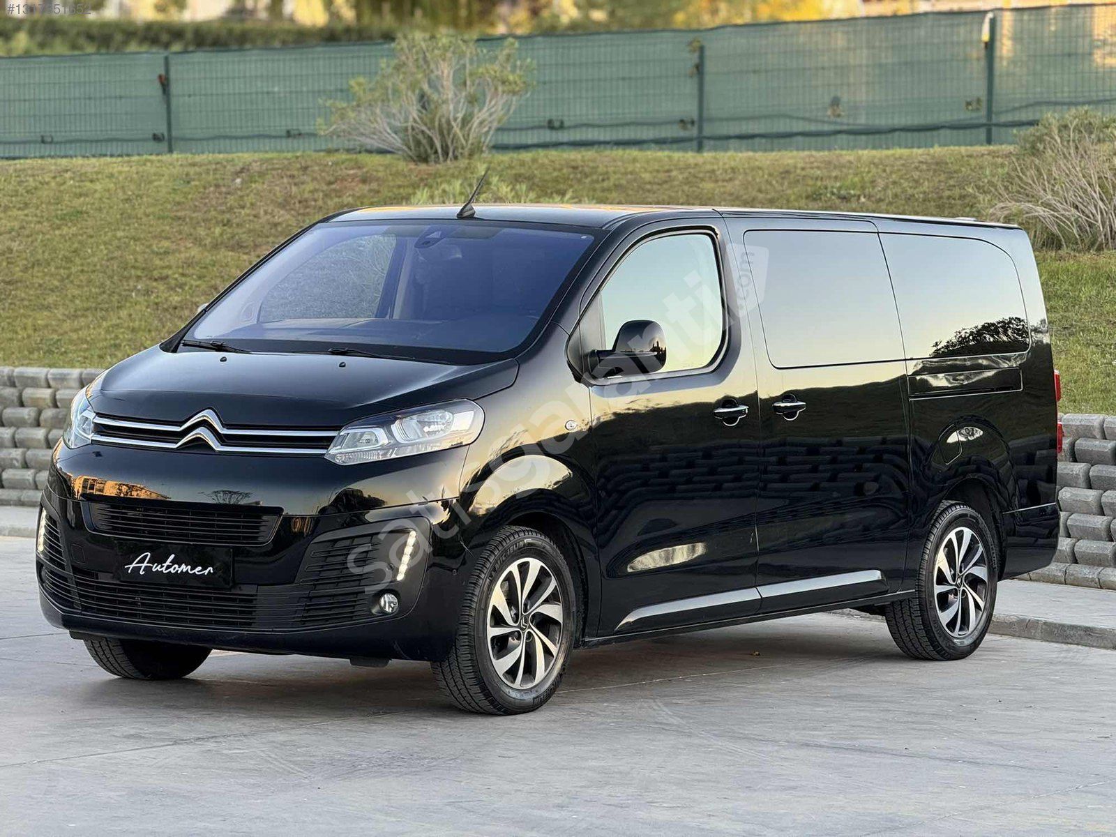 AUTOMER// 2023 JUMPY CAM TAVAN OTOMOBİL RUHSAT HATASIZ 40.000 KM