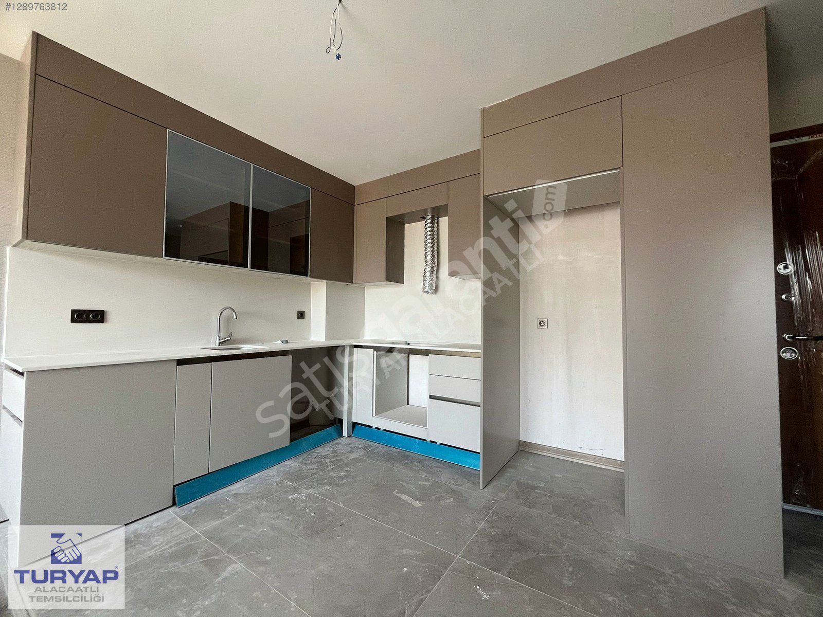 TURYAP'tan CRİTER POİNT'te BALKONLU ARAKAT 1+1 SATILIK DAİRE