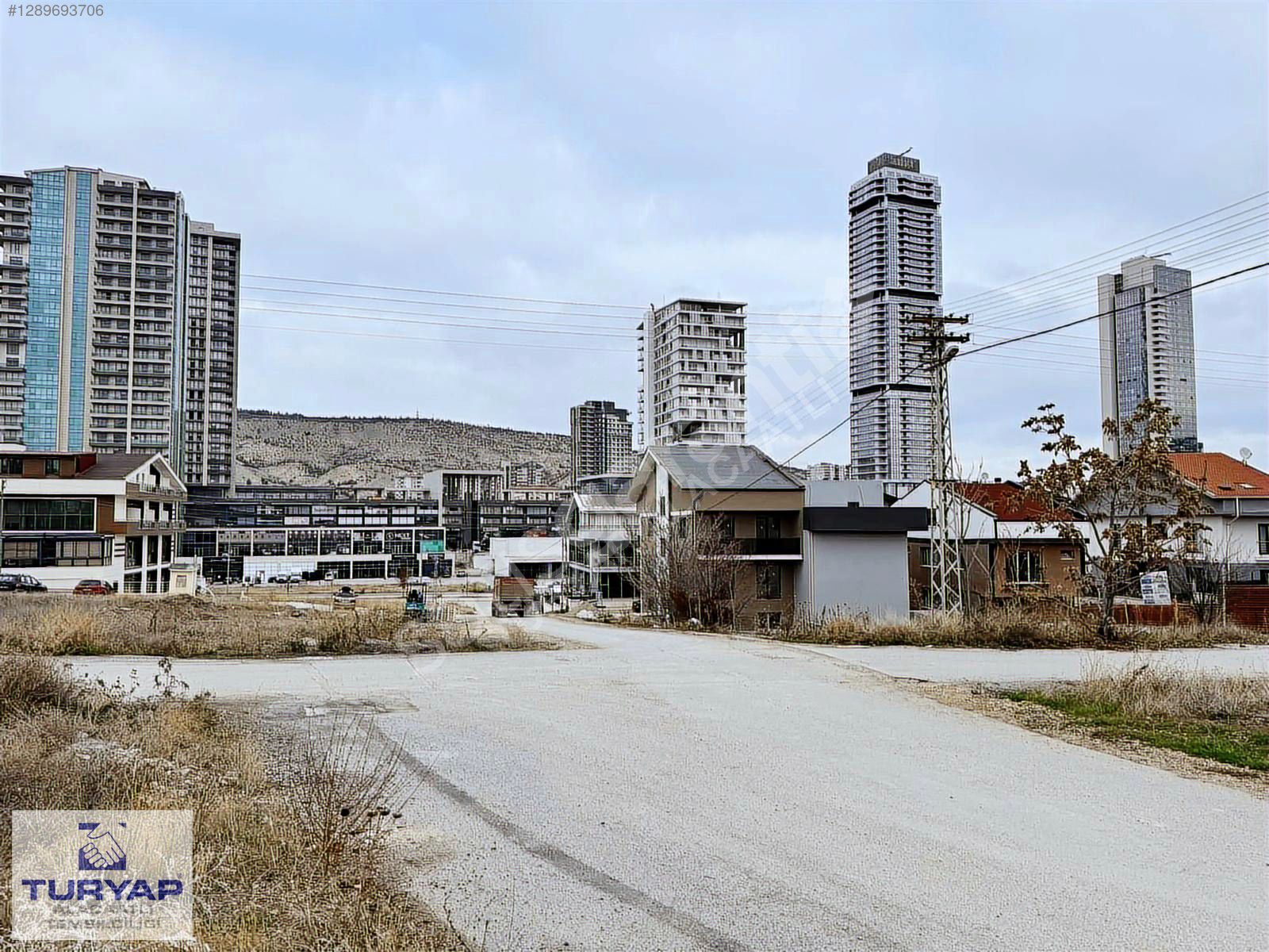 TURYAP tan YENİKENT VİLLA PARSELLERİNDE MANZARALI 223 m2