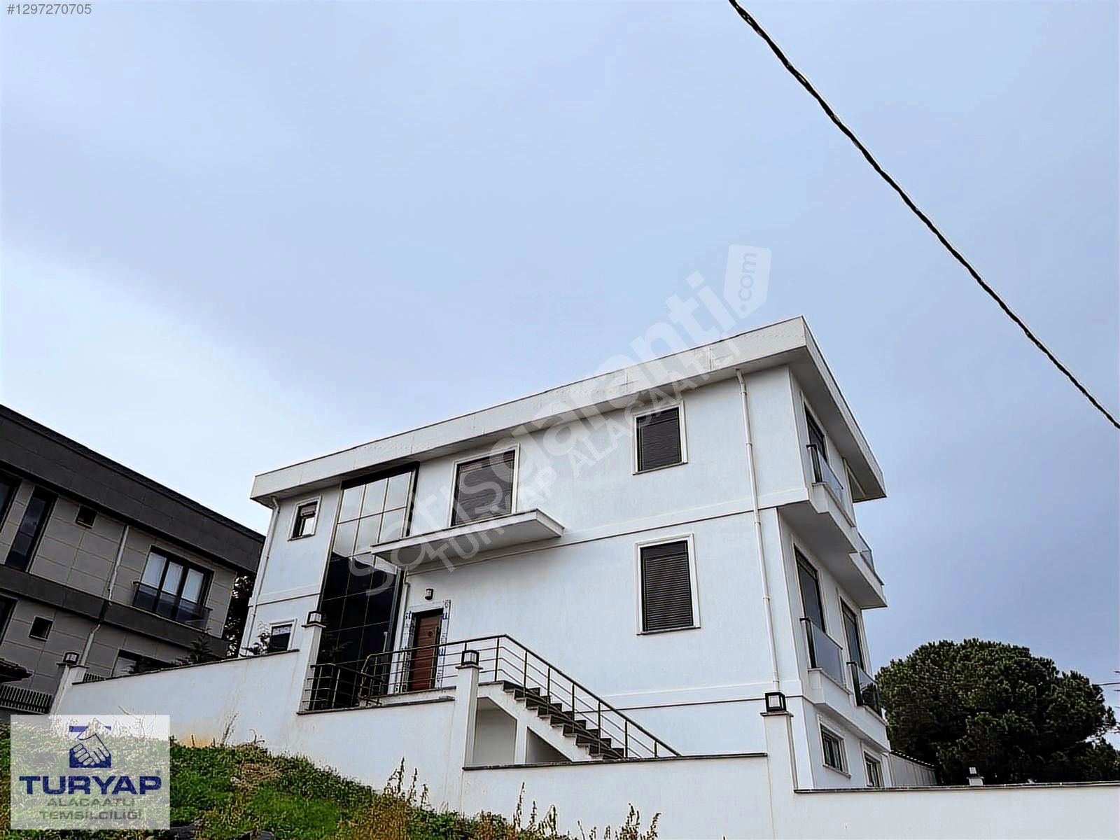 TURYAP'TAN SATILIK LÜKS VİLLA 7+2 330 M² AKFIRAT