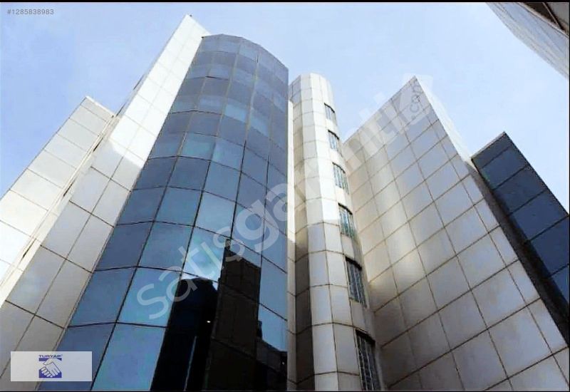 ATAŞEHİRDE MÜKEMMEL KONUMDA 1876 m2 ARSA 4545 m2 KOMPLE PLAZA