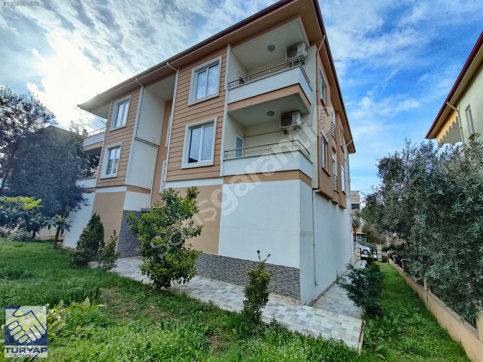 ALTINOLUK`TA DENİZE 200 METRE MESAFEDE 2+1 SATILIK DAİRE