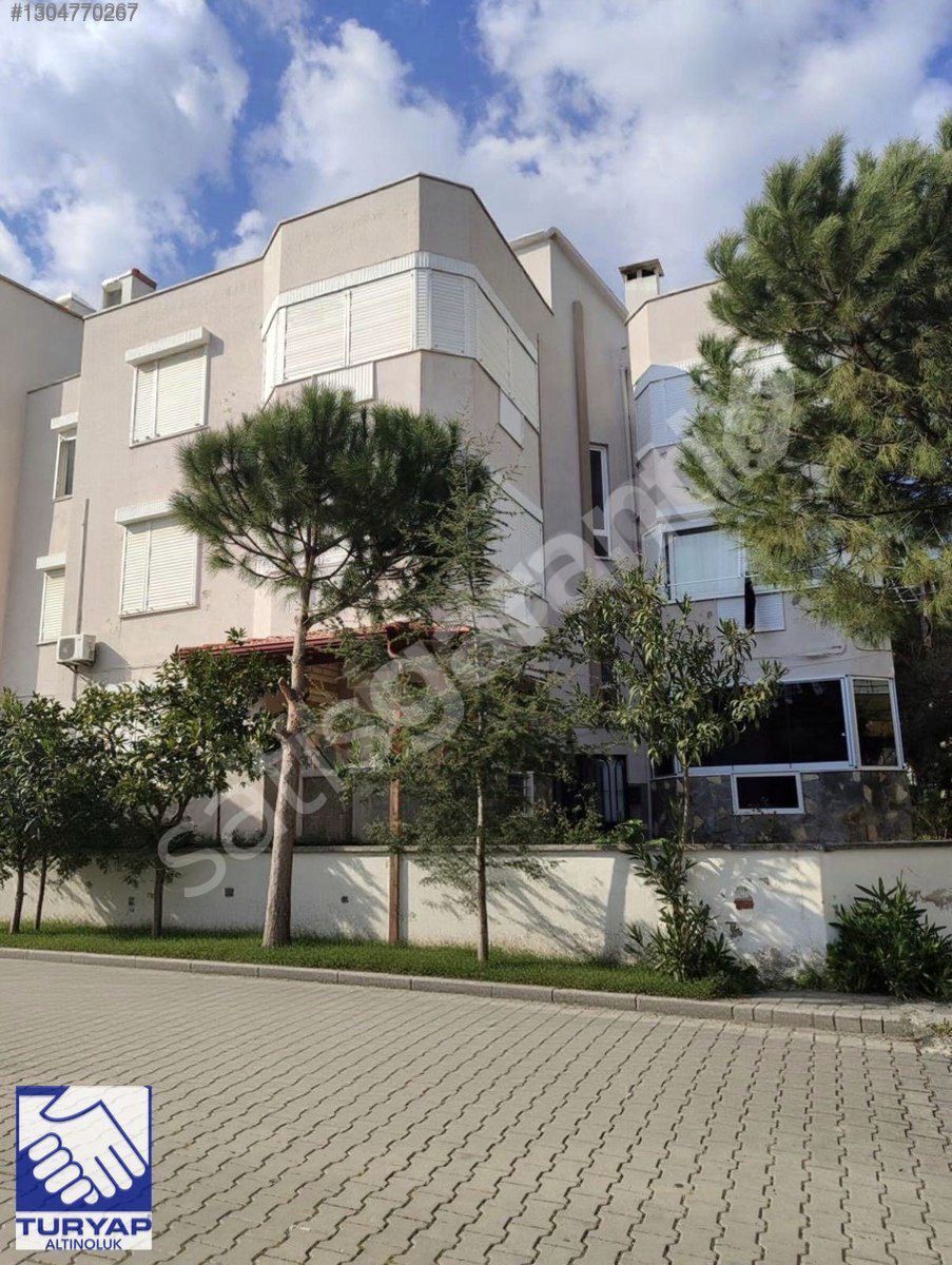 Altınoluk Merkezde Satılık 2+1 Deniz Manzaralı Daire