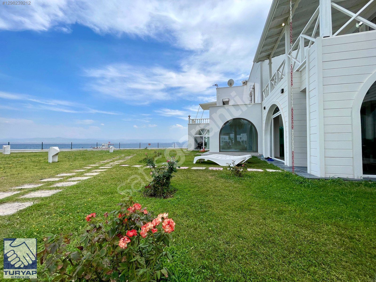 GÜRE'DE DENİZE SIFIR ,PANORAMİK MANZARALI LÜKS VİLLA