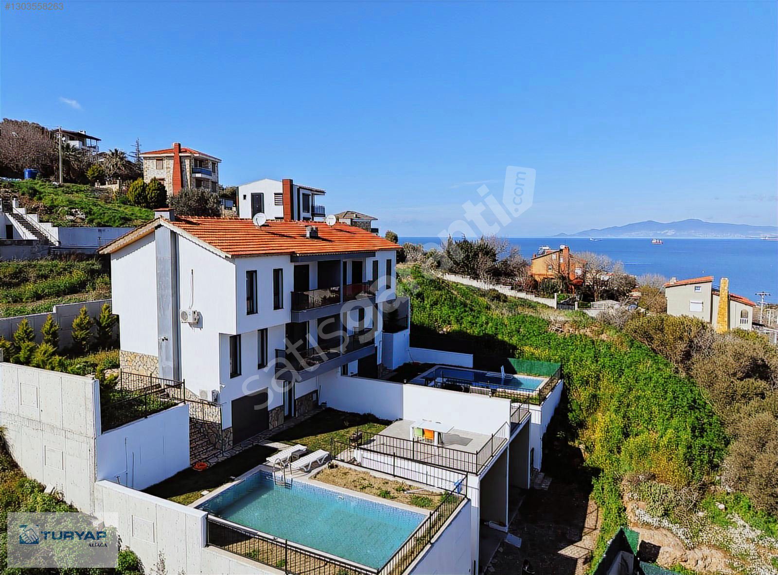 YENİFOÇADA HAVUZLU EMSALSİZ FIRSAT SATILIK 3+2 VİLLA