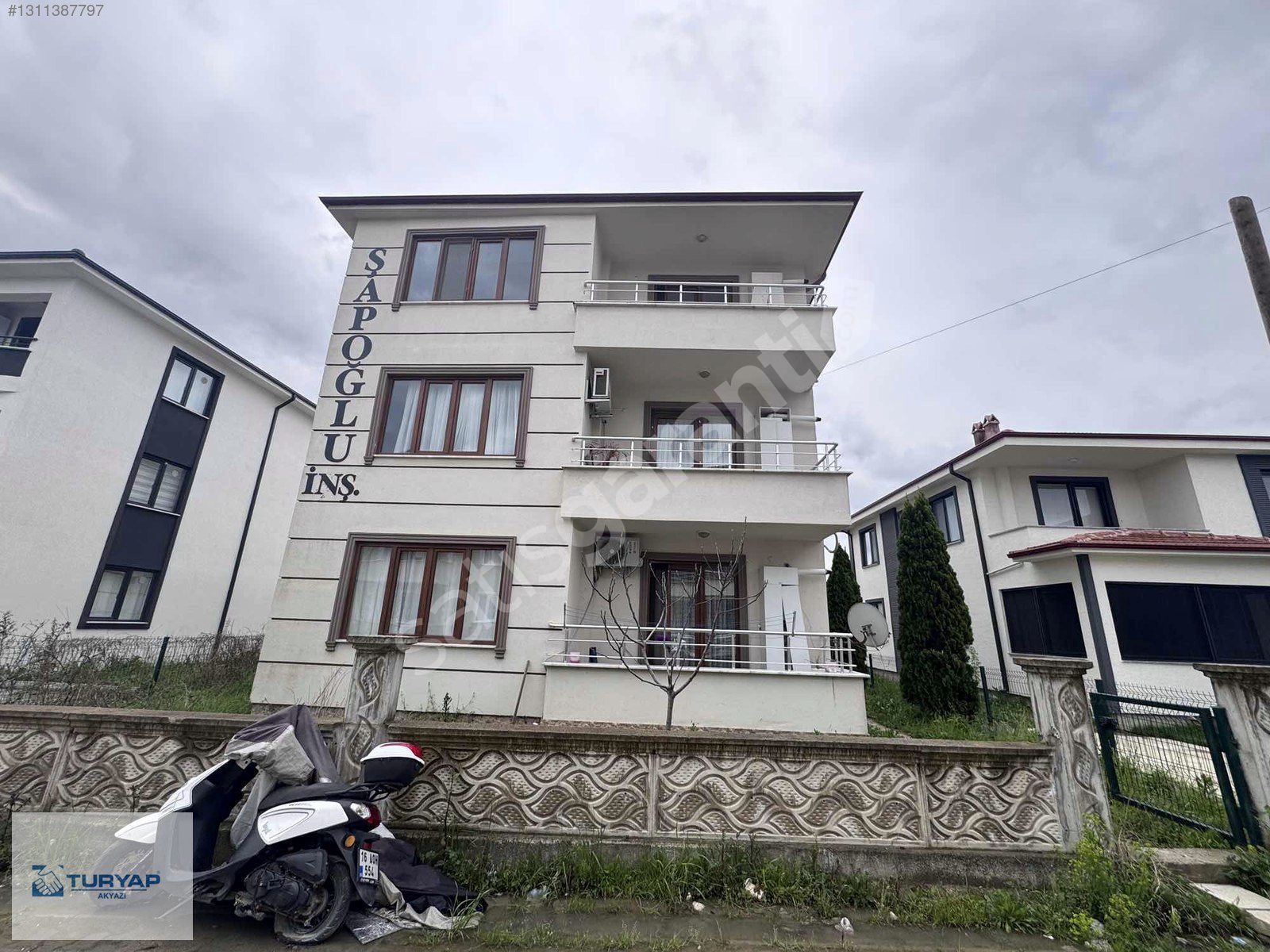 TURYAP AKYAZI'dan MERKEZDE KİRALIK GENİŞ DAİRE