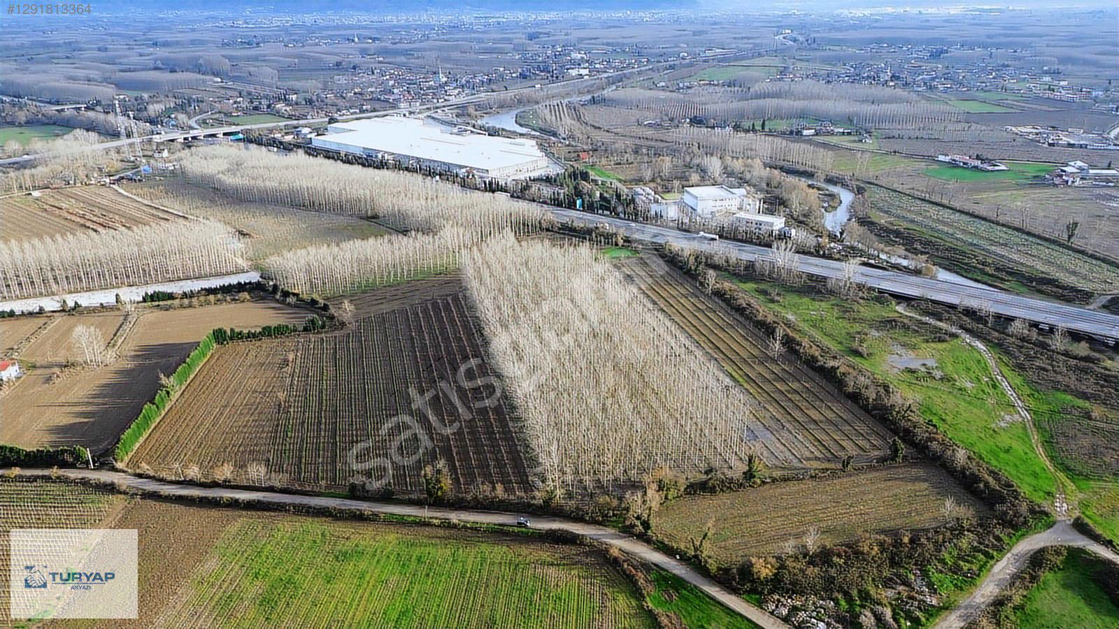 TURYAP AKYAZI'dan TEM OTO YOLUNA CEPHE SATILIK 48.284M2 TARLA