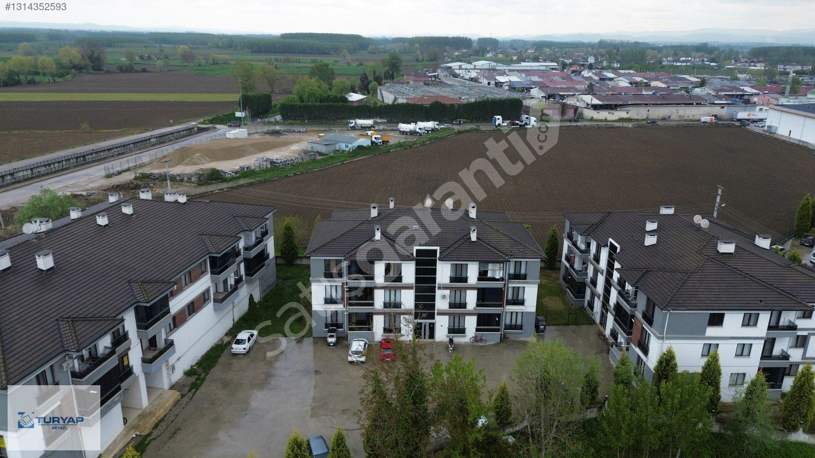 TURYAP AKYAZI'dan FATİH MAH SİTE İÇERİSİNDE SATILIK 2+1 DAİRE
