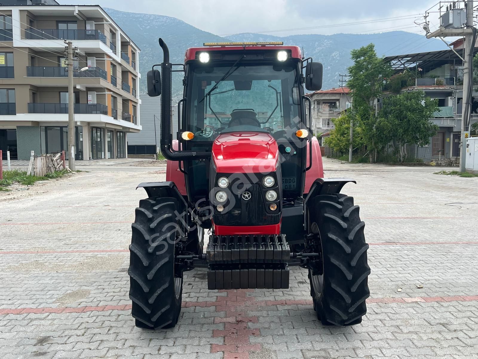 2022 MODEL TÜMOSAN 8110 ÇEKER K.KLİMA  645 SAATTE