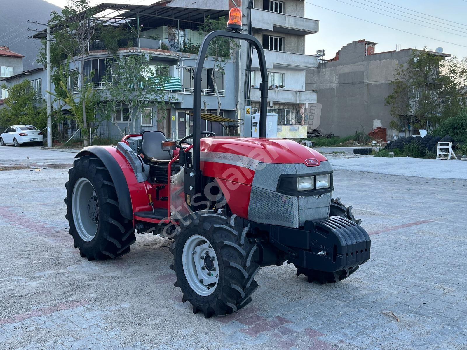 2010 MODEL MCCORMİCK F60 BAHÇE ÇEKER