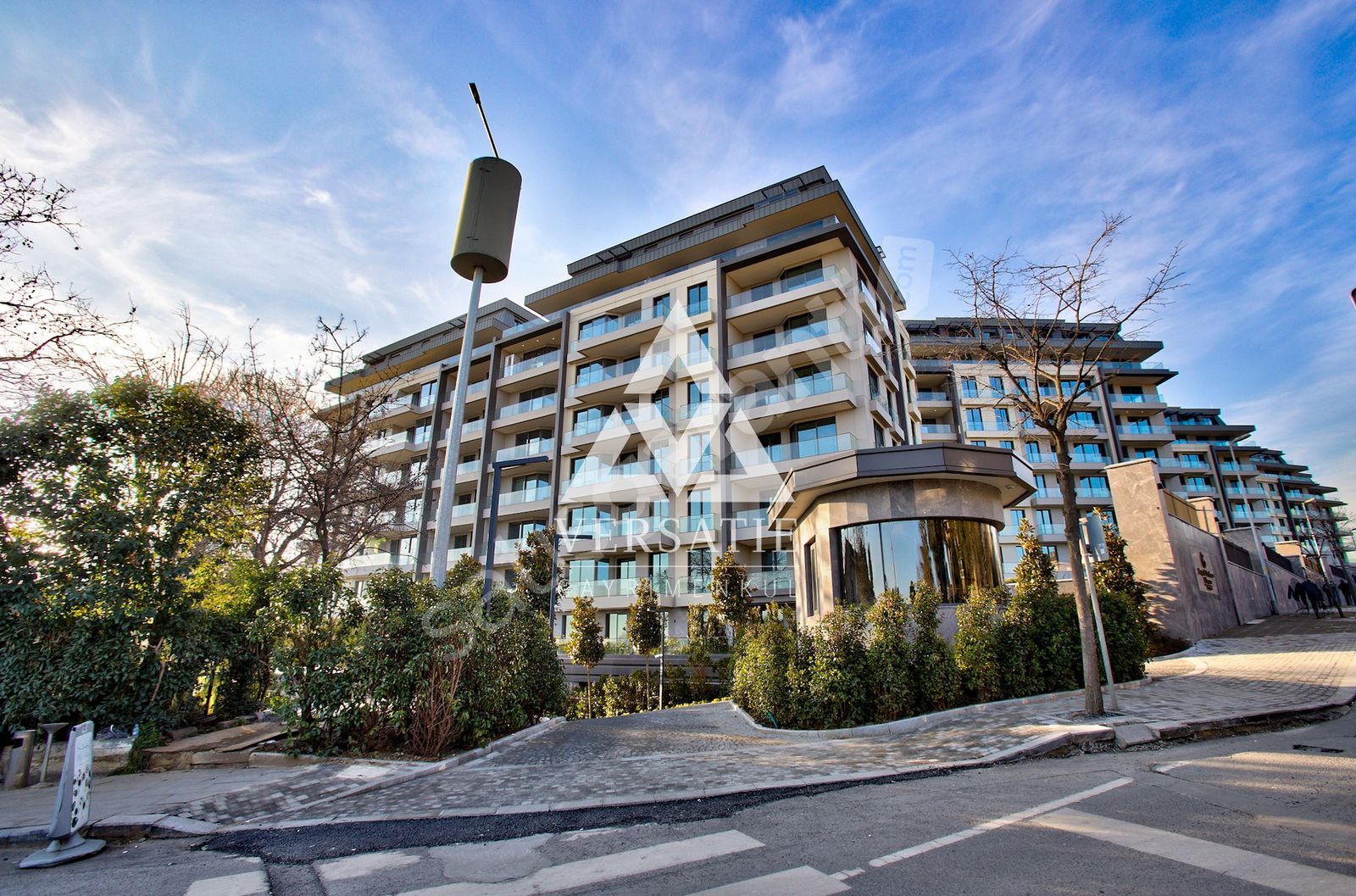Balmumcu Kempinski'de 4+1 Taşınmaya Hazır Bahçeli Satılık Daire