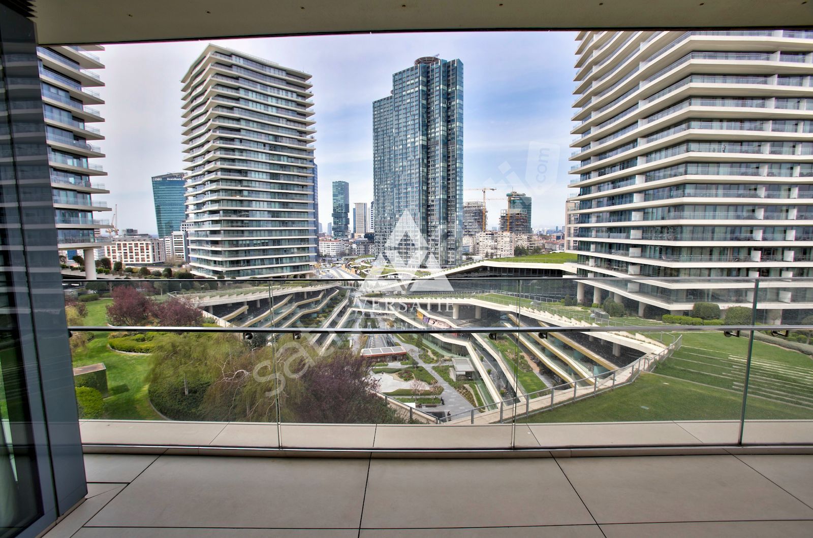 Zorlu Center Kule'de 184 m2 Satılık 2+1