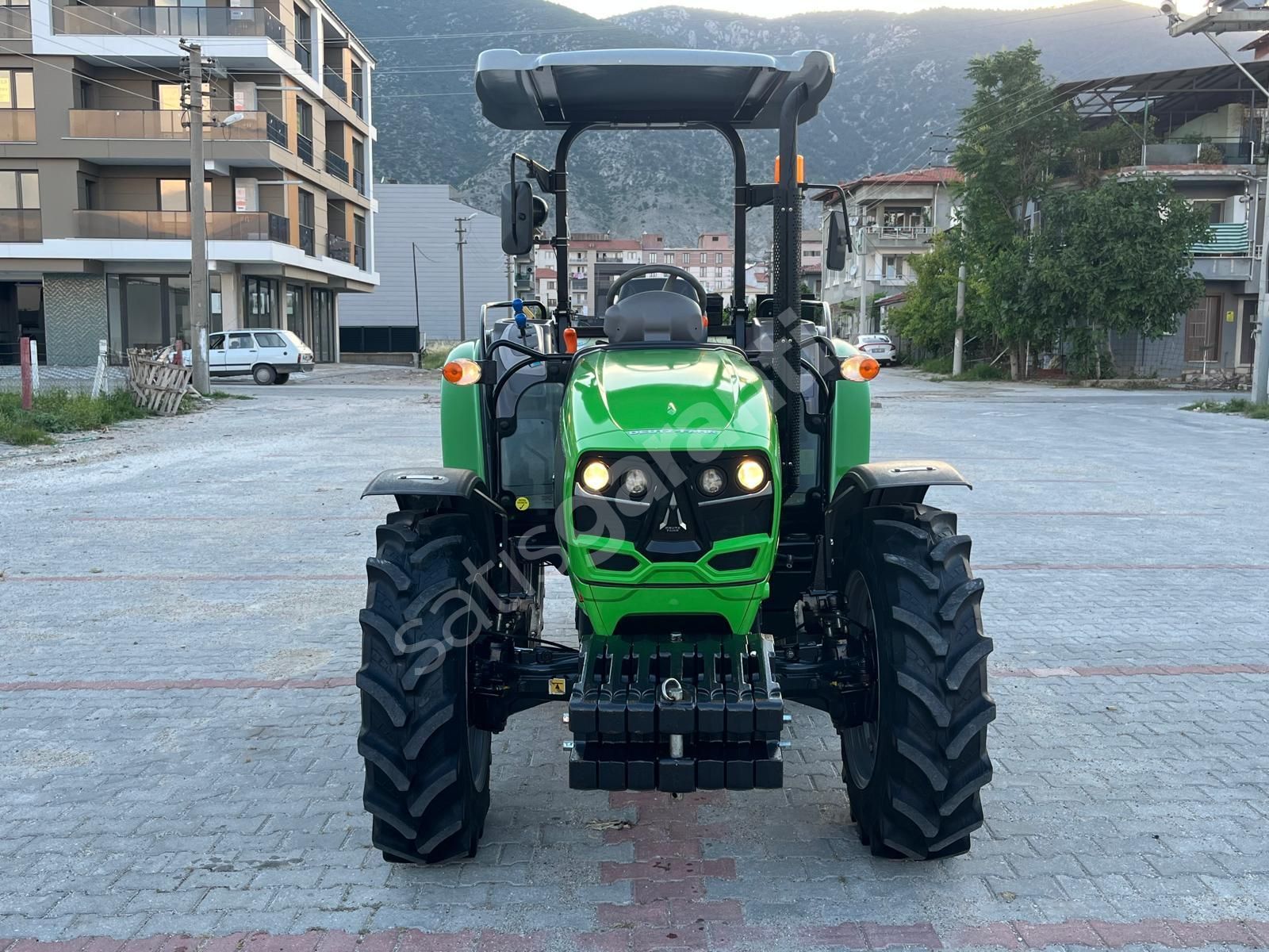 2022 DEUTZ 4075E ÇEKER 800 SAATTE, BUÇUKLU VİTES