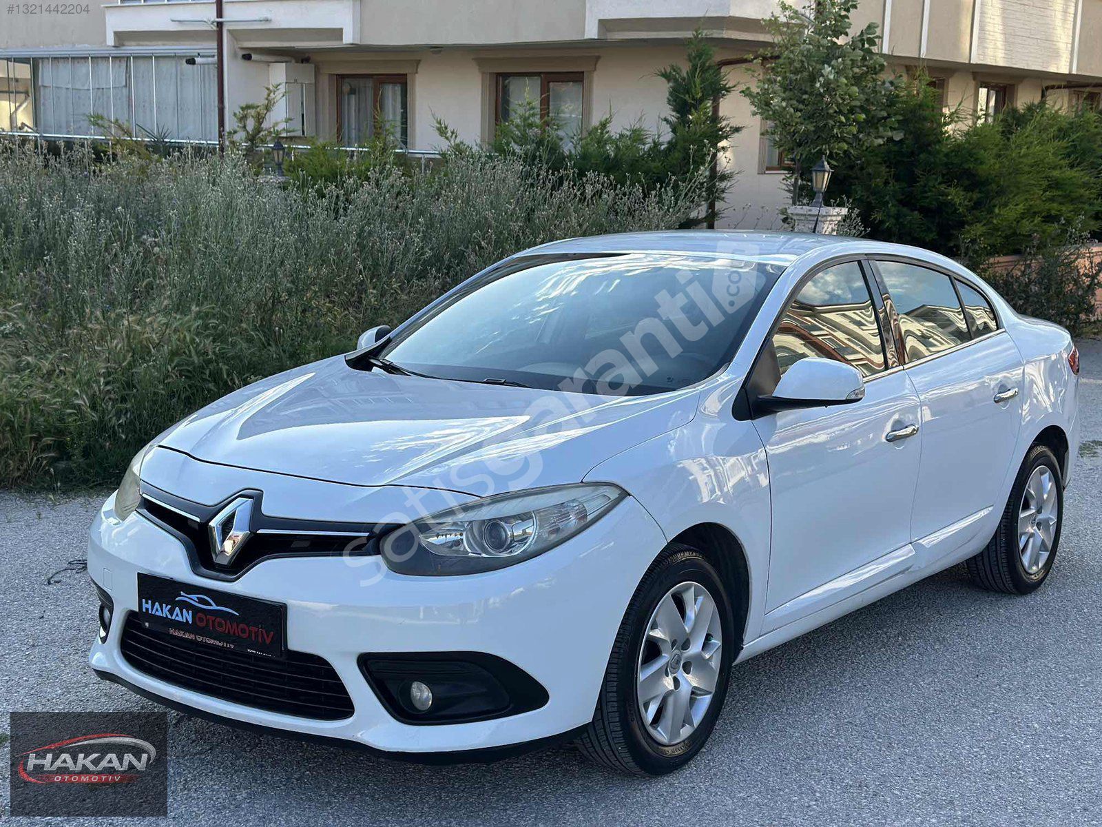 HAKAN OTOMOTİV'DEN RENAUL FLUENCE 1.6 TOUCH CVT K.K 12 TAKSİT