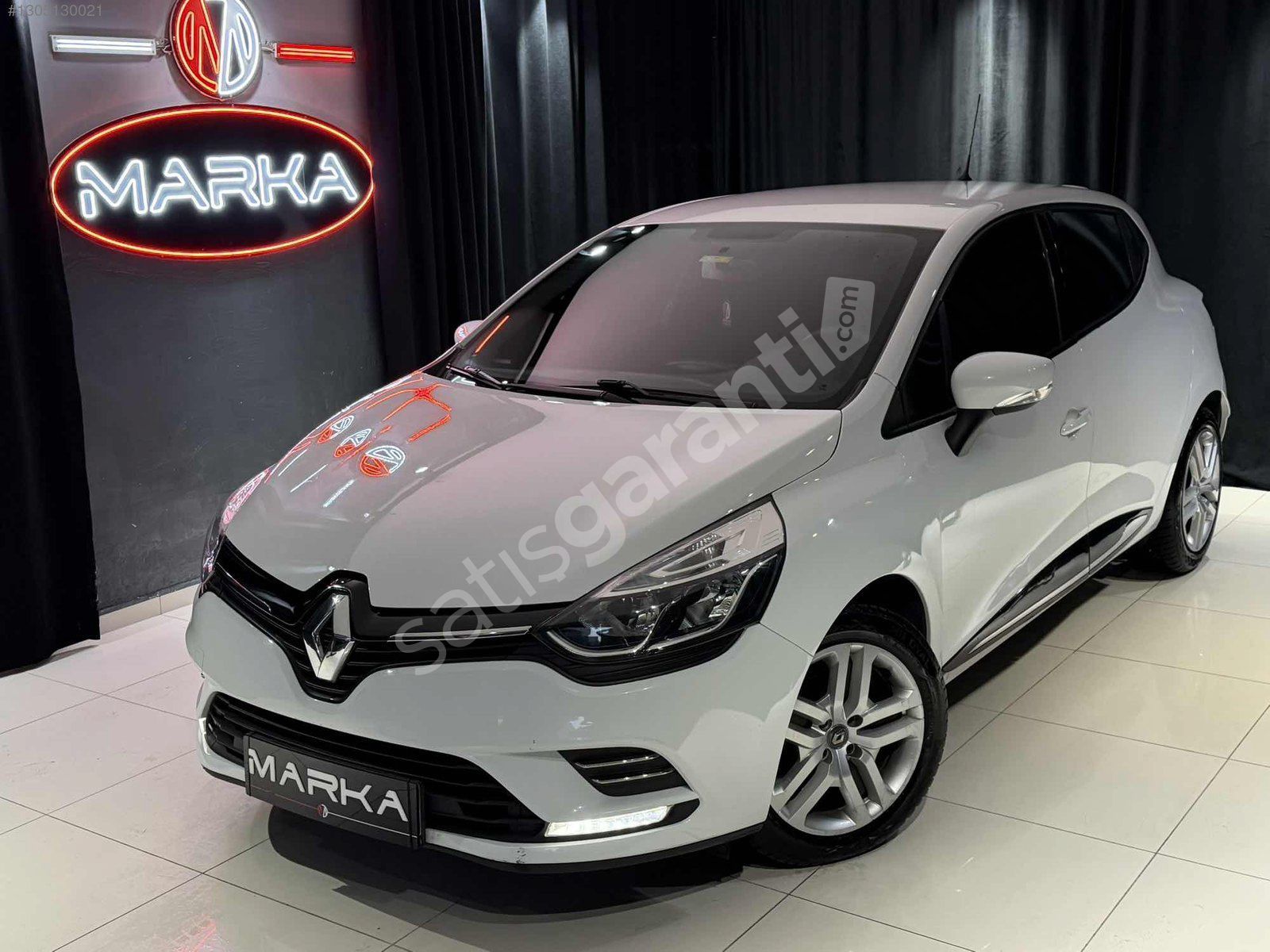 MARKA'DAN 2019 CLİO TOUCH 0.9 TURBO HATASIZ BOYASIZ