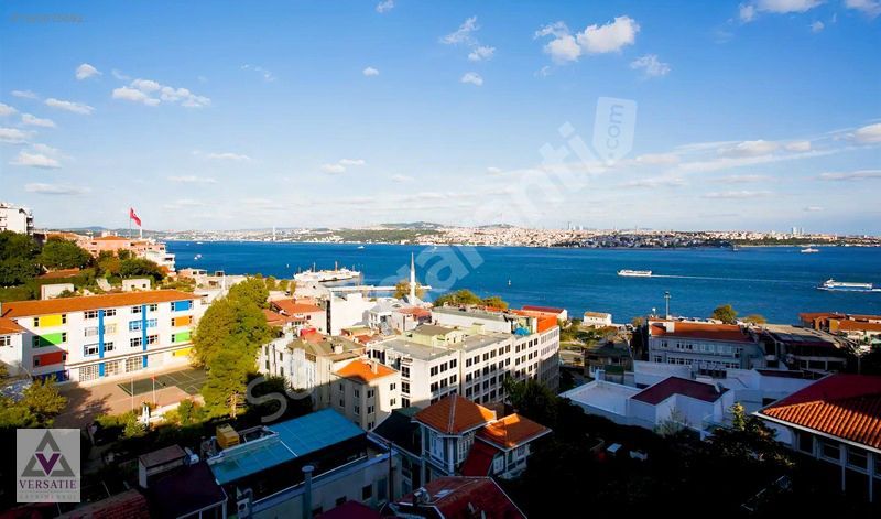 Cihangir'de Boğaz ve Tarihi Yarımada Manzaralı 2,5+1 Full Eşyalı