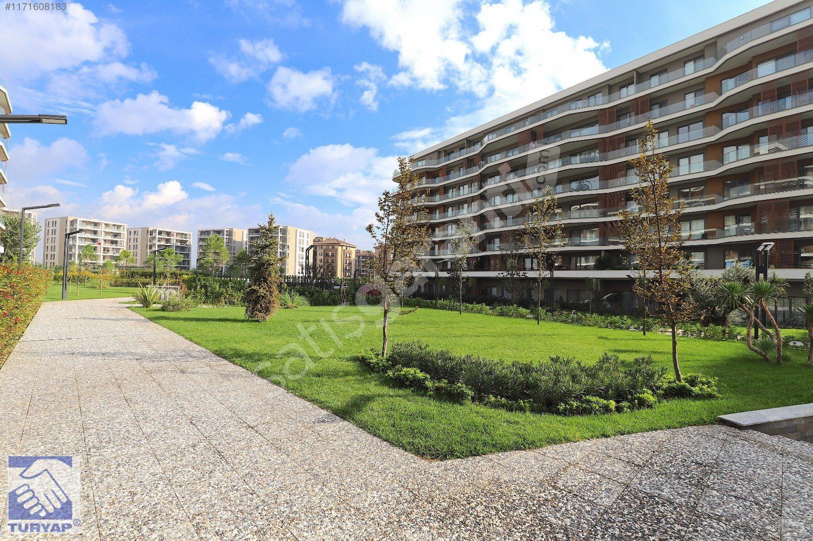 TURYAP İSTASYON'dan PANULA BALAT' ta ARA KAT 4+1 KİRALIK DAİRE