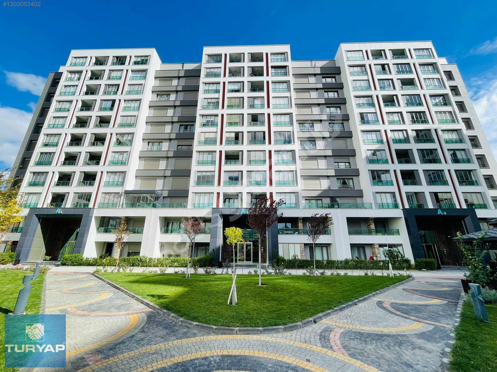 ADAPARKTA SATILIK GENİŞ 2,5+1 ARAKAT BOŞ DAİRE