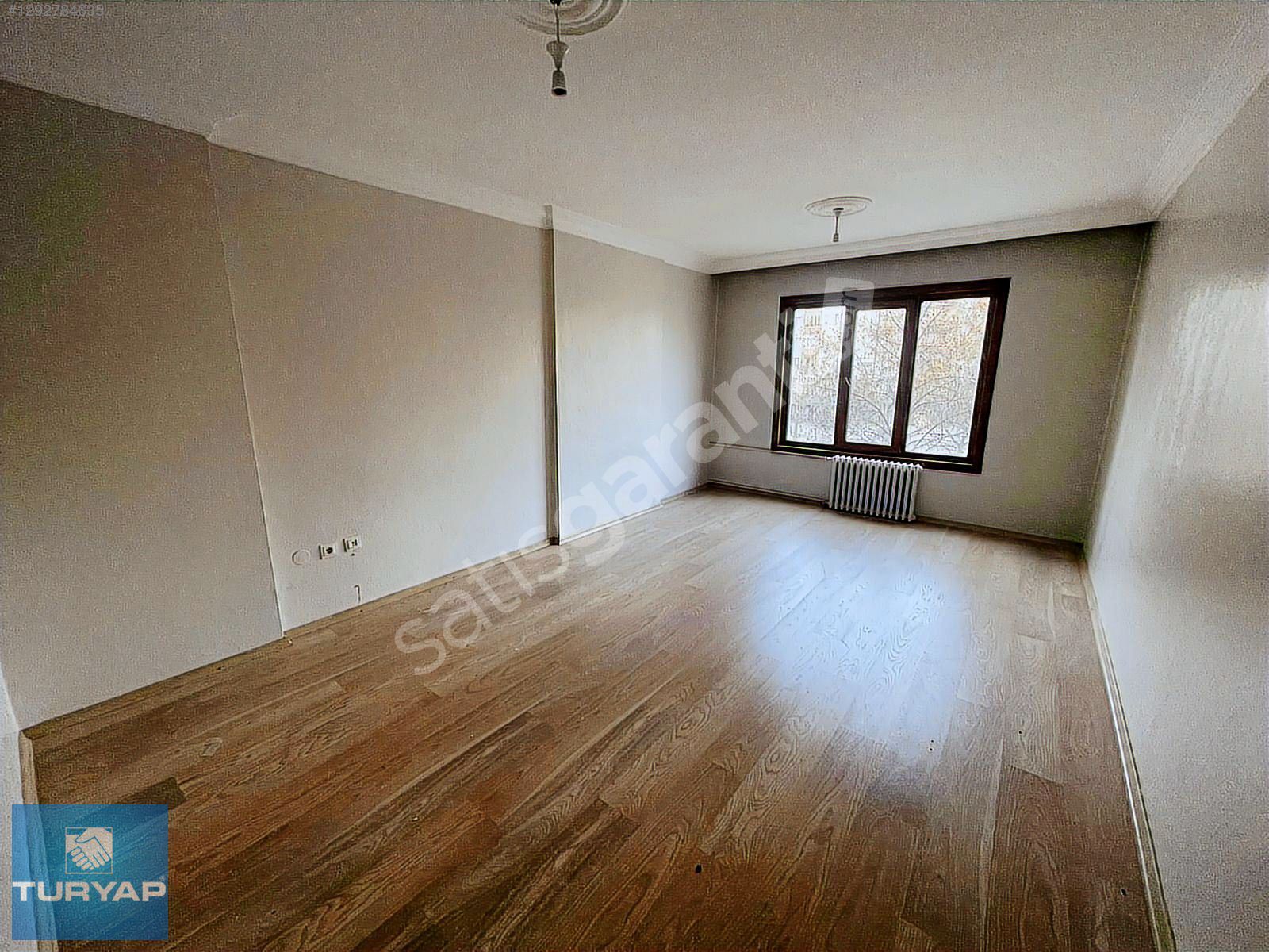 RAUF DENKTAŞ CADDESİ ÜZERİ SATILIK BAKIMLI BOŞ ARAKAT 3+1 DAİRE