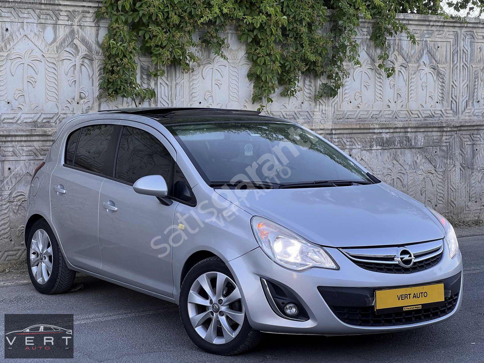 2012-13 CORSA 1.4 OTOMATİK VTS+CAM TAVAN+HIZ SABTLEYCİ+ÖZEL SERİ