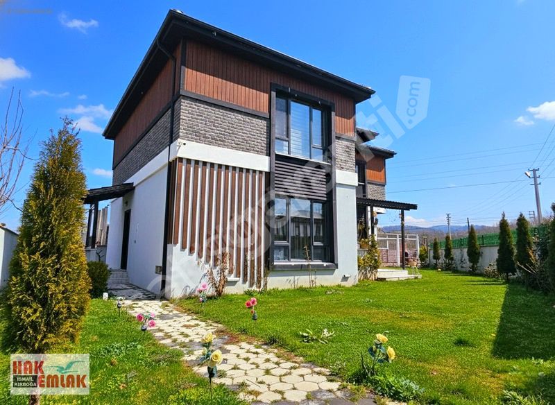 Hak Emlaktan Kazukoğlu Mah Ful Eşyalı Satılık Tam Müstakil Villa