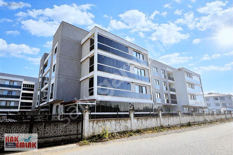 Hak Emlak'tan Beyciler Mah.de Ebeveyn Banyolu Satılık 2+1 Daire
