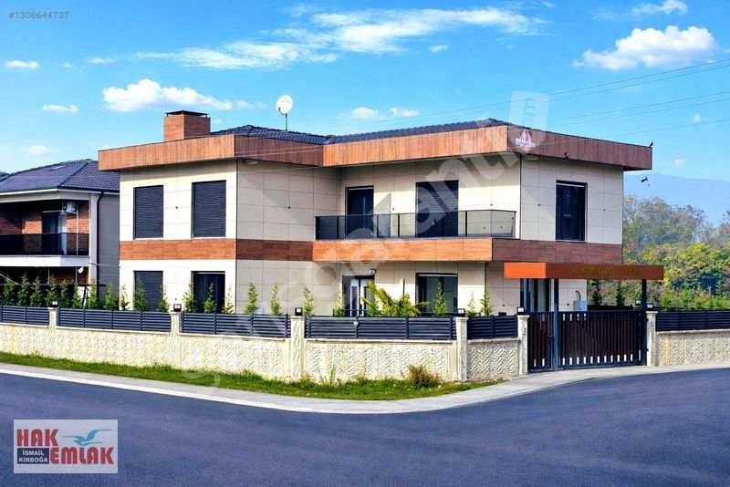 Hak Emlak'tan Sarayyeri Mah.de Satılık Ultra Lüx 5+1 Villa