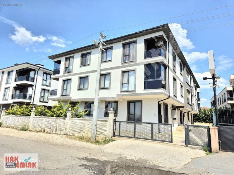 Hak Emlak'tan Aziziye Mahallesinde Kiralık 2+1 Daire