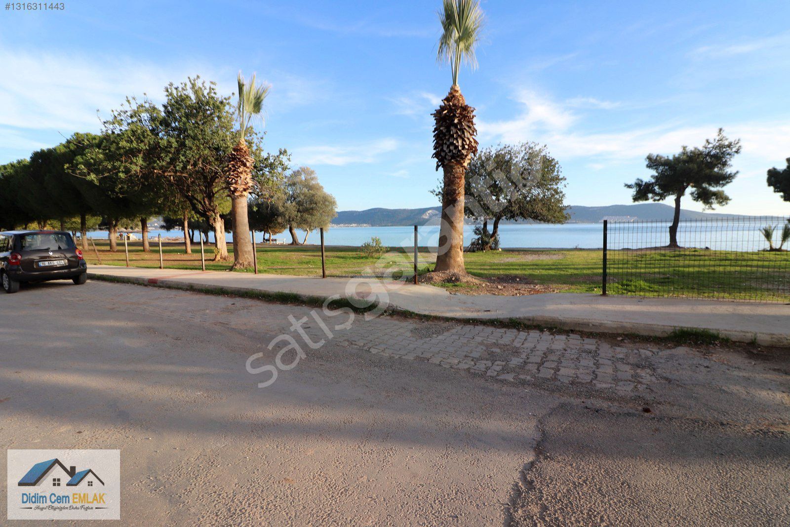 DENİZE 100 METRE MÜSTAKİL GİRİŞLİ SATILIK 3+1 TRİPLEX VİLLA