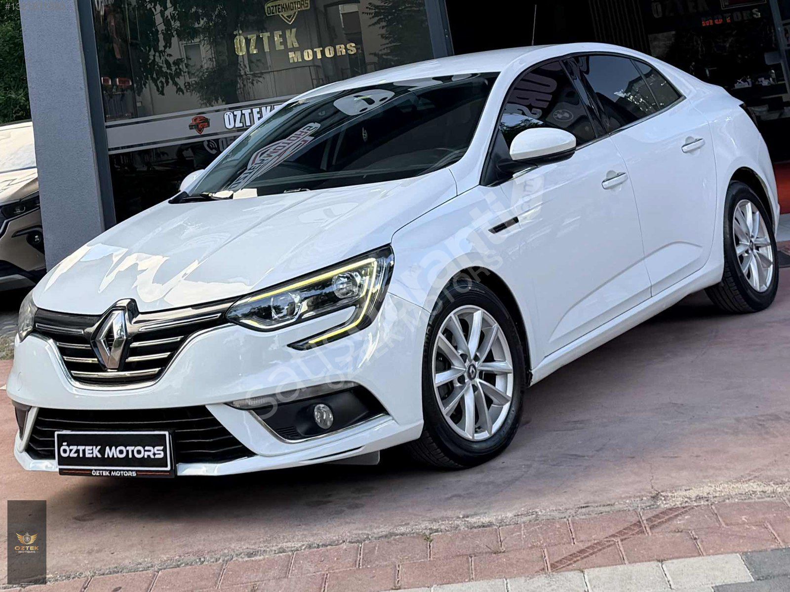 ÖZTEK RENAULT MEGANE 1.5 DCİ TOUCH HATASIZ TESLA - İÇ AMBİYANS