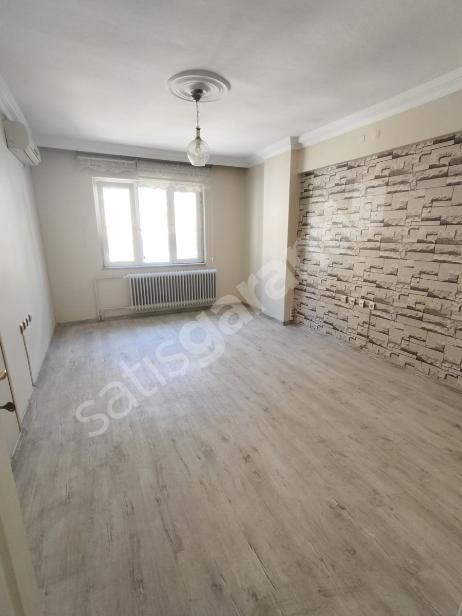 Osmangazi Sakarya Mah Merkezi Konumda satılık daire
