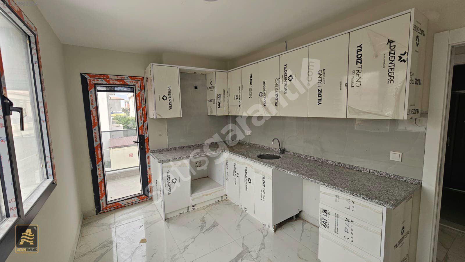 ALTIN EMLAK'tan Cumhuriyet Mahallesinde Kiralık 2+1 Daire !