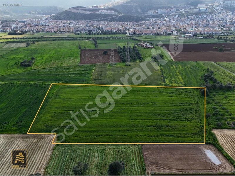 Cumhuriyet mahallesinde yatırımlık satılık tarla...