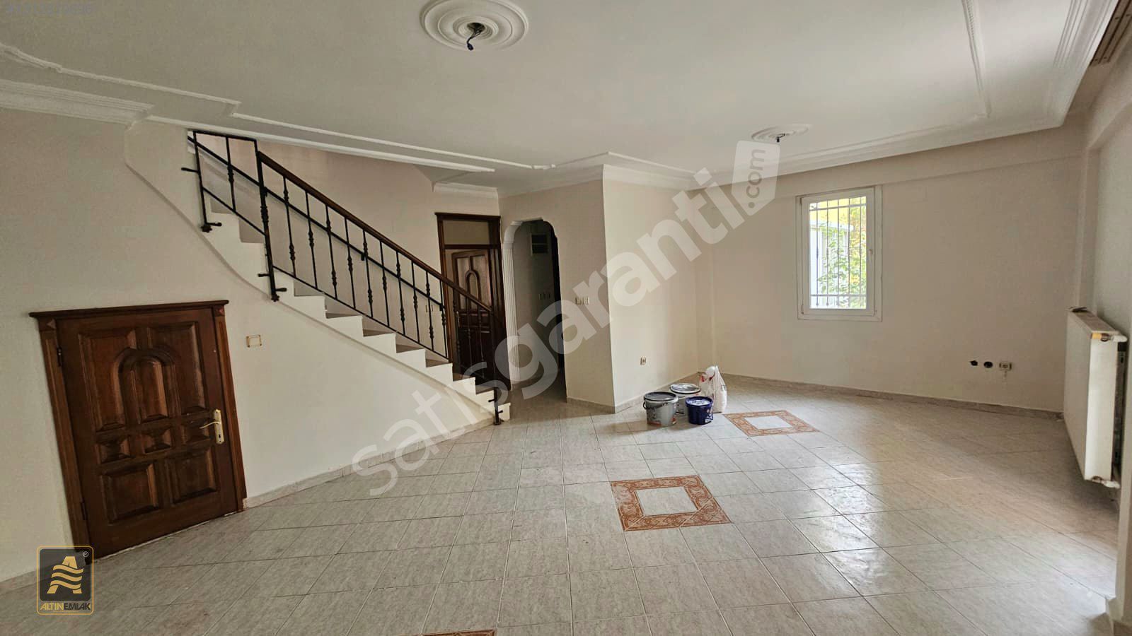 ALTIN EMLAK'tan Cumhuriyet Mahallesi'nde Kiralık 4+2 Villa !