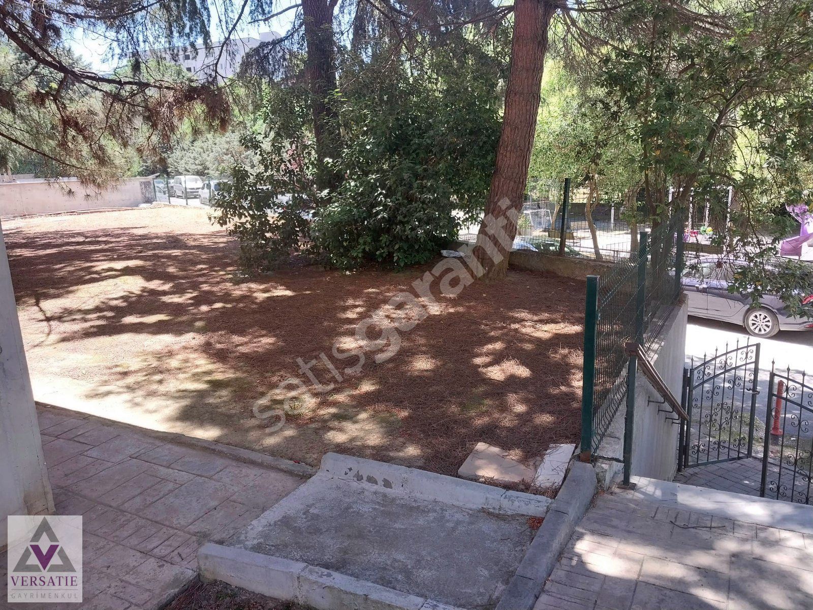 ETİLER'DE 3+1 GARAJLI BAHÇE KATI