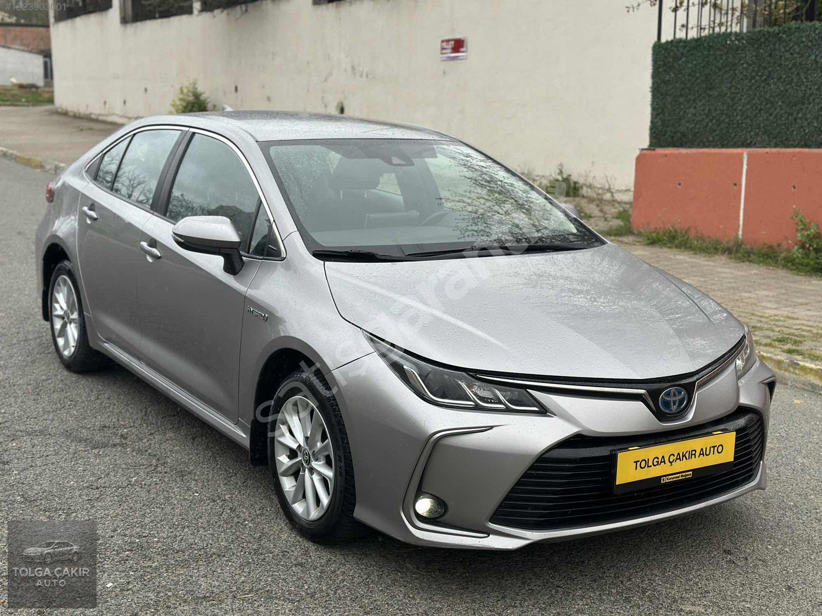 2022-ÇIKIŞLI-TERTEMİZ-10-YIL-GARANTİLİ-1.8-HYBRİD-DREAM-COROLLA