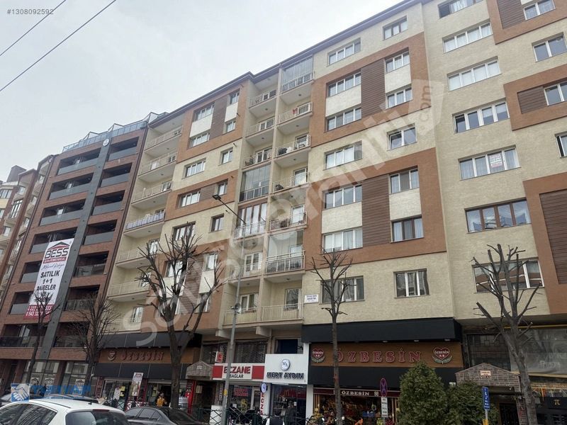 TURYAP' TAN ÜNİVERSİTE CAD. ÜZERİNDE 3+1 SATILIK BAKIMLI DAİRE