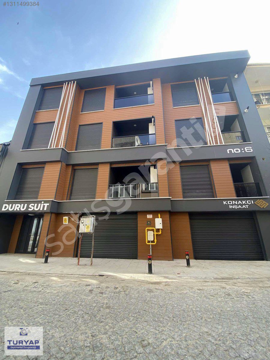 ADALARDA SU BOYUNA 100 METRE MESAFEDE APARTLAR