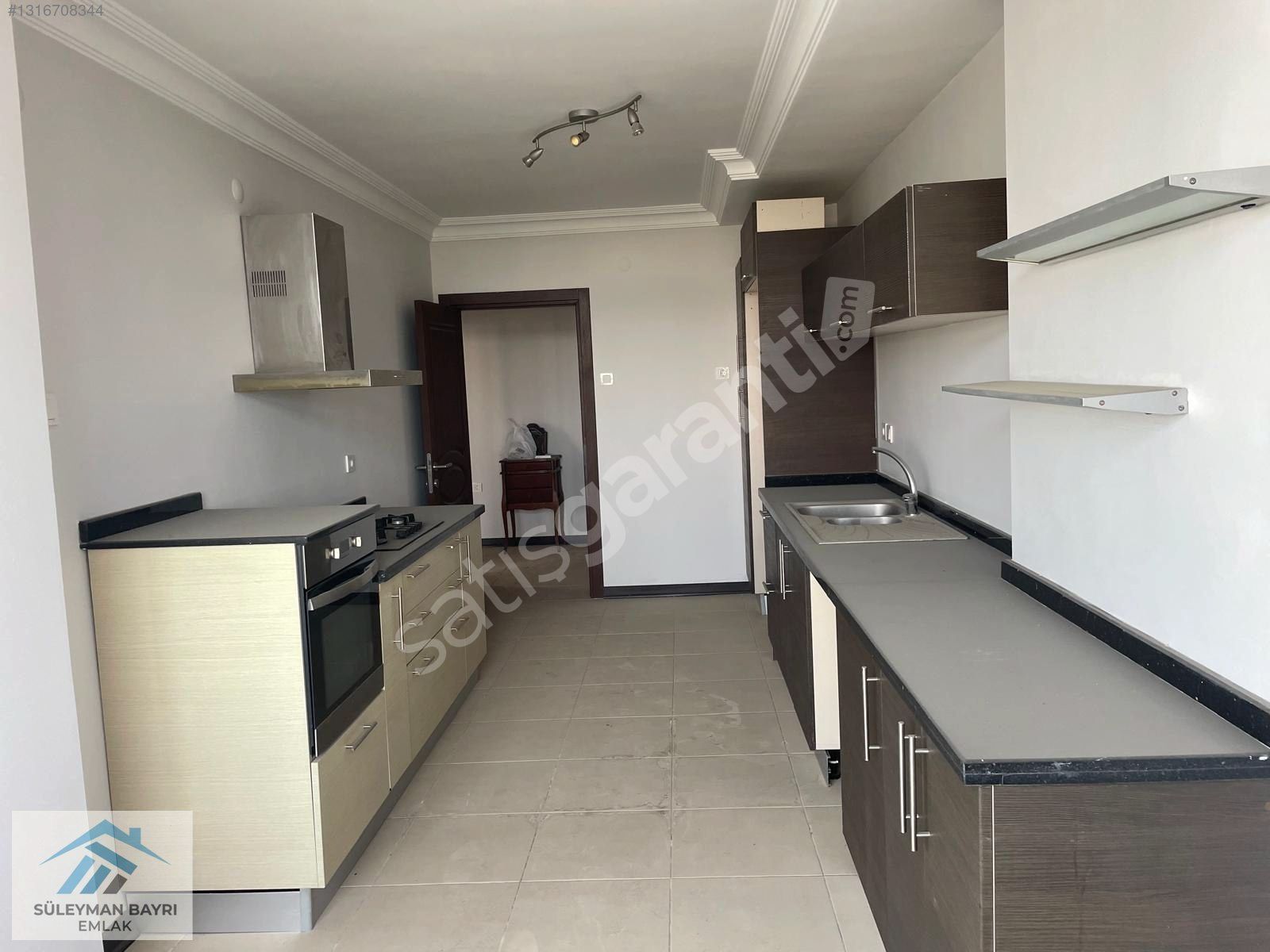 HASTANELER KAVŞAĞINDA SATILIK DAİRE