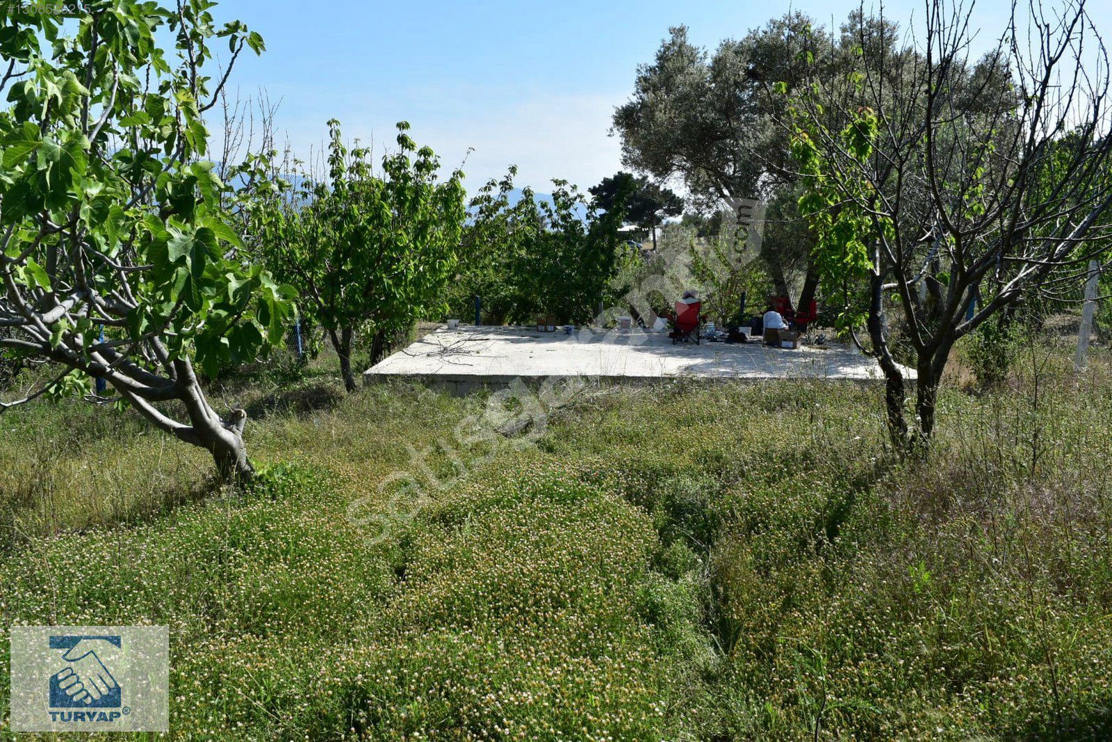 Bornova Yakaköy'de 310 M2 Satılık Bahçe