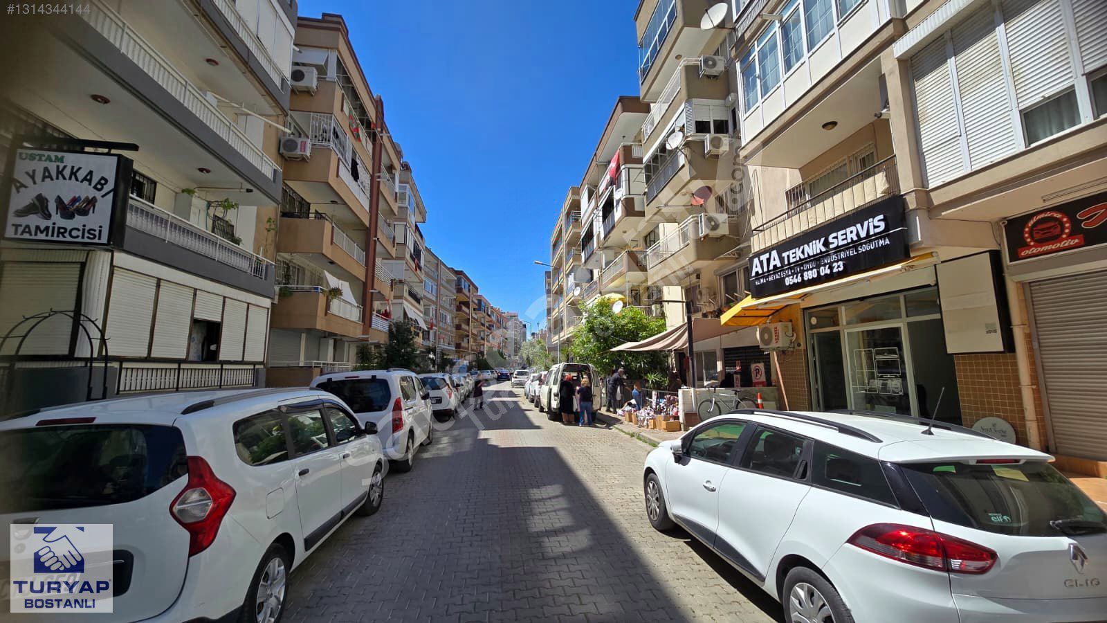 İzmir, Karşıyaka, Girne, Goncalar Mah. 2+1 Satılık Daire