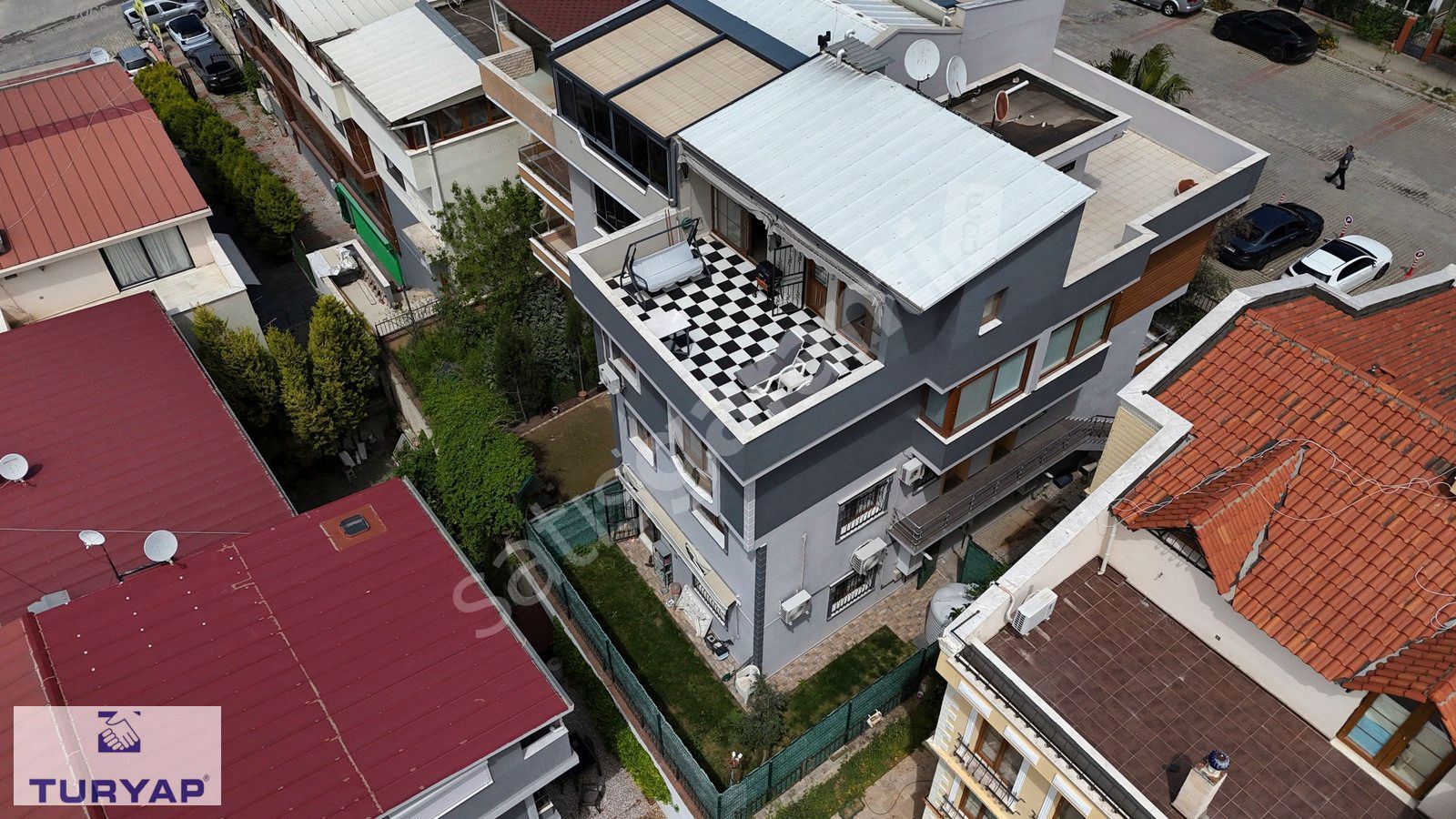 Beyazevler'de Modern Mimari 5+1 Müstakil Bahçeli & Teraslı Villa