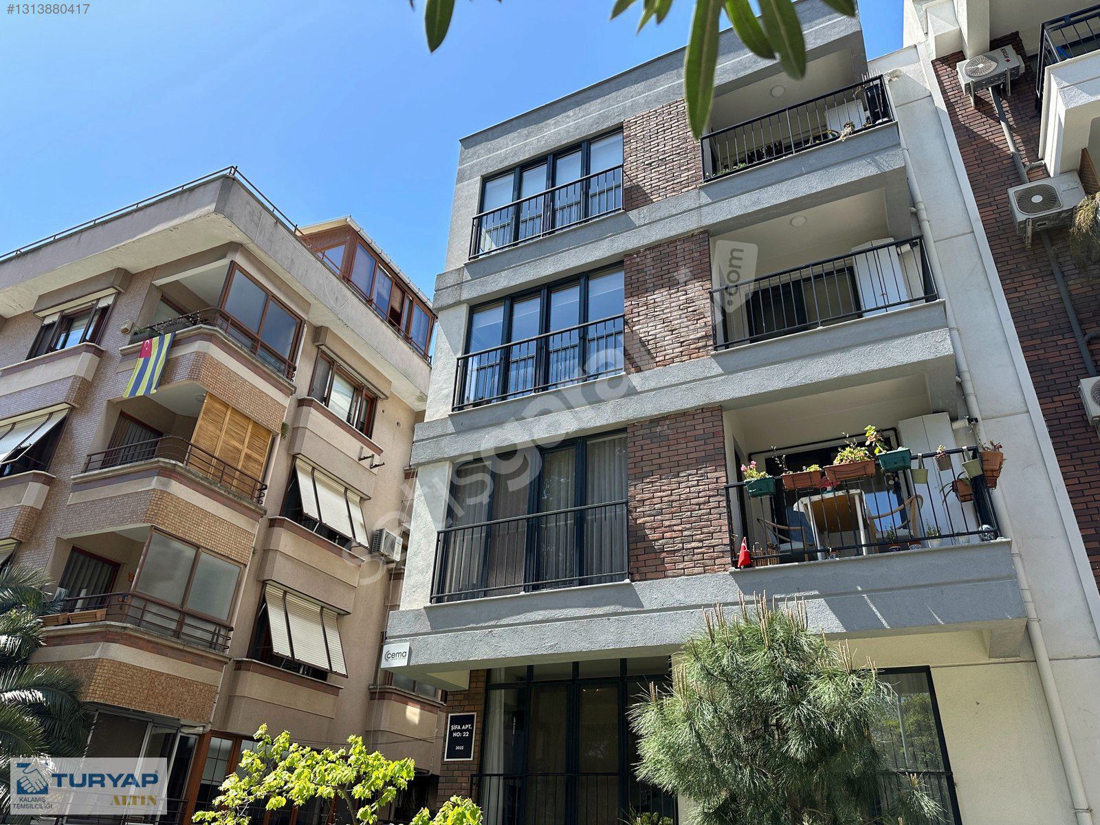 Moda'da Deniz Manzaralı Sahile 100 mt. Balkonlu 2+1