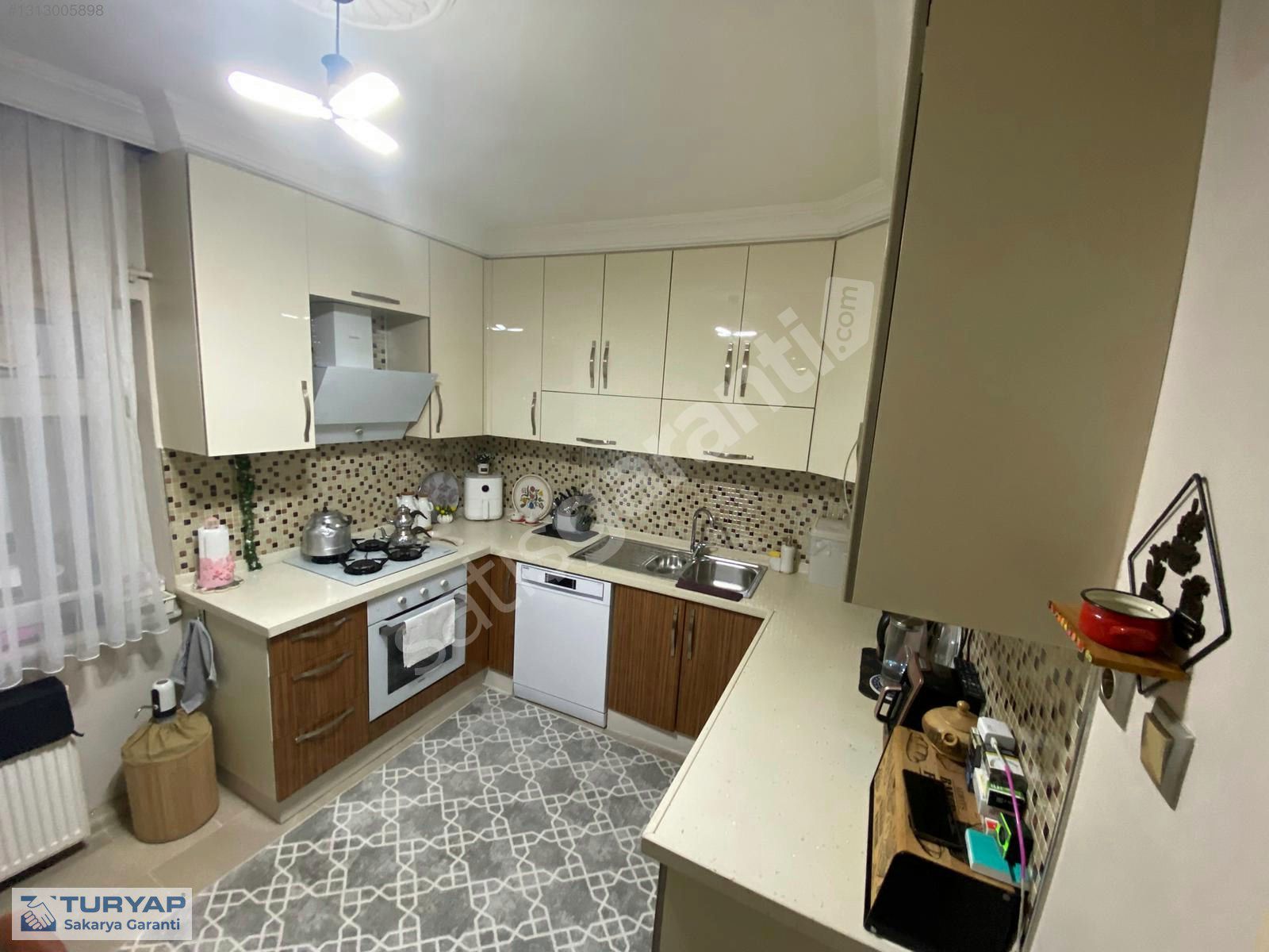 ÇARK CADDESİ YAKININDA TADİLATI YAPILMIŞ SATILIK 3+1 DAİRE
