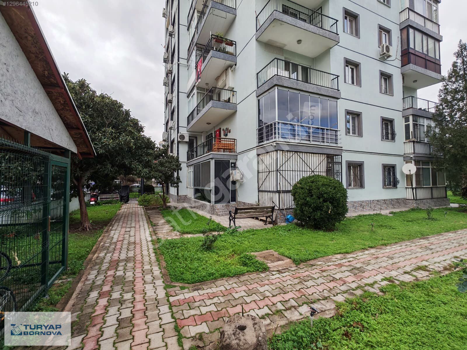 Osmangazi'de Geniş Mutfaklı, Site İçinde Satılık 2+1 Daire