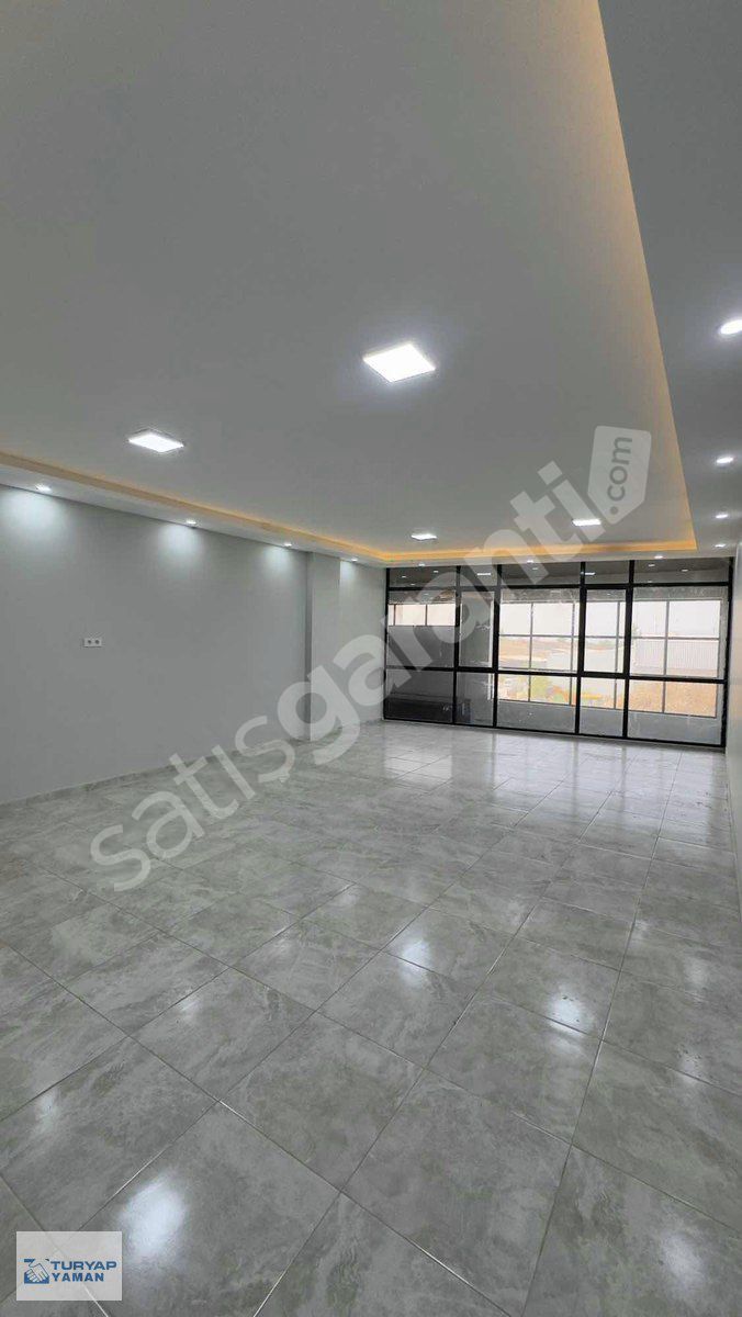 Fatih sanayi sitesinde kiralık dükkan