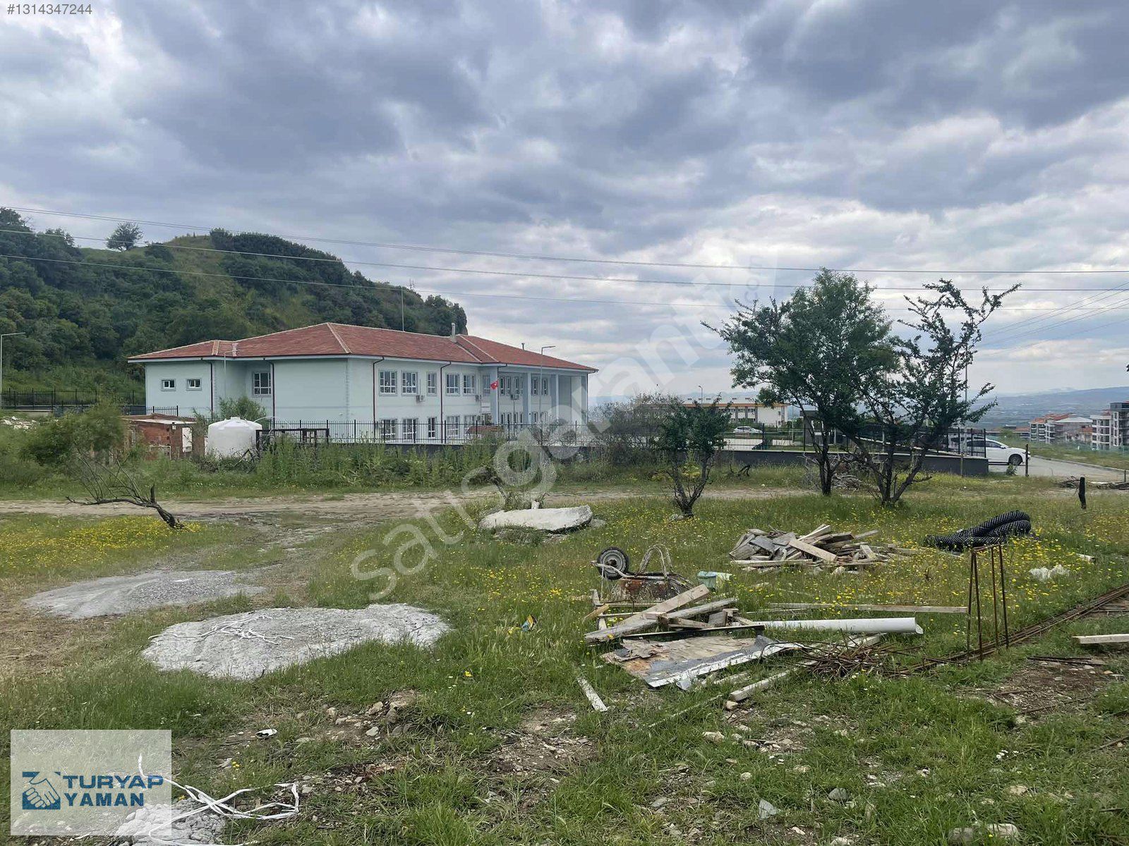 ERGENEKON VİLLA İMARLI BÖLGEDE ANAOKULU ÜSTÜN VİLLA İMARLI ARSA