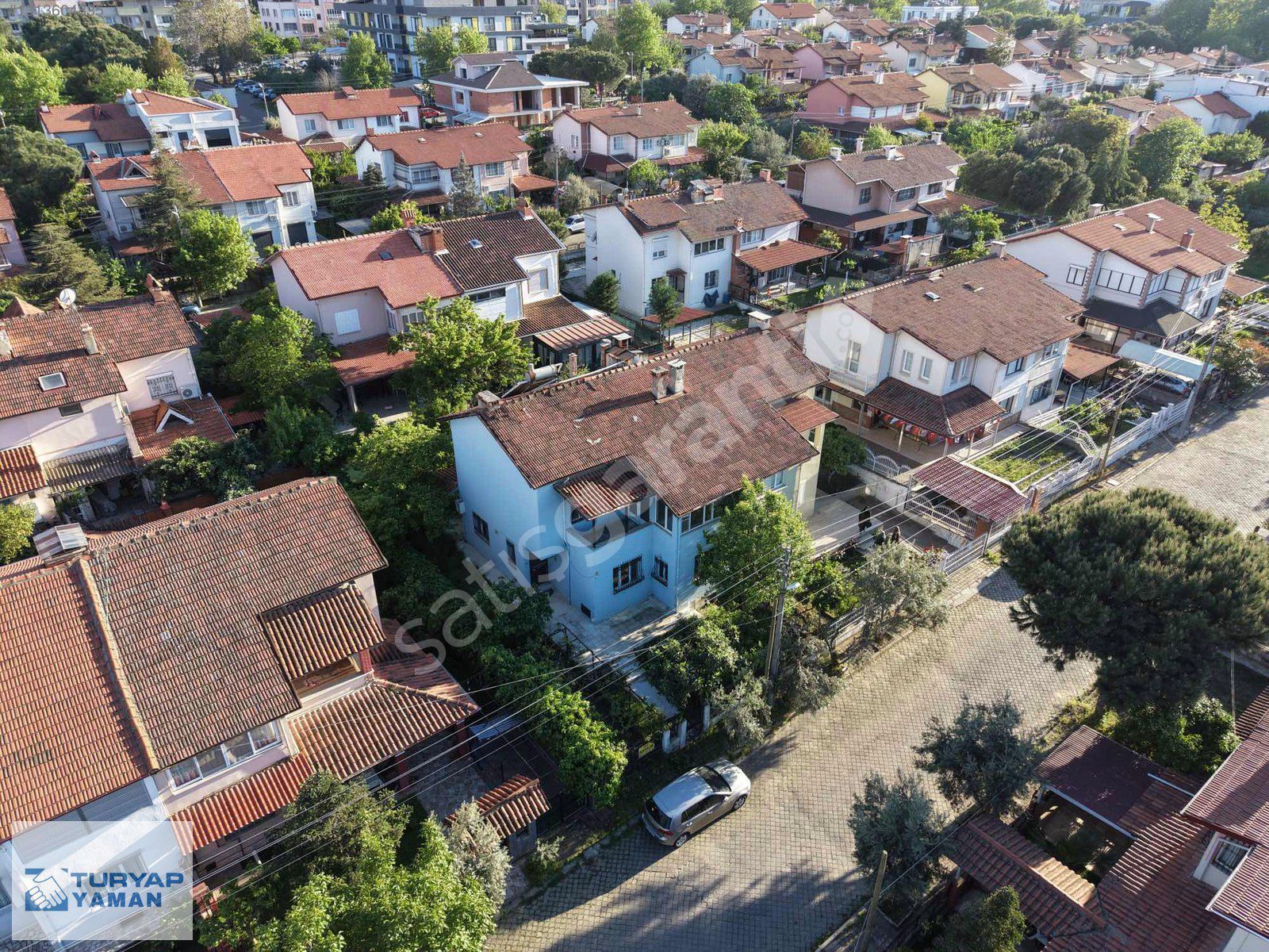 TURYAP YAMANDAN ERGENEKON MAHALLESİNDE SATILIK VİLLA