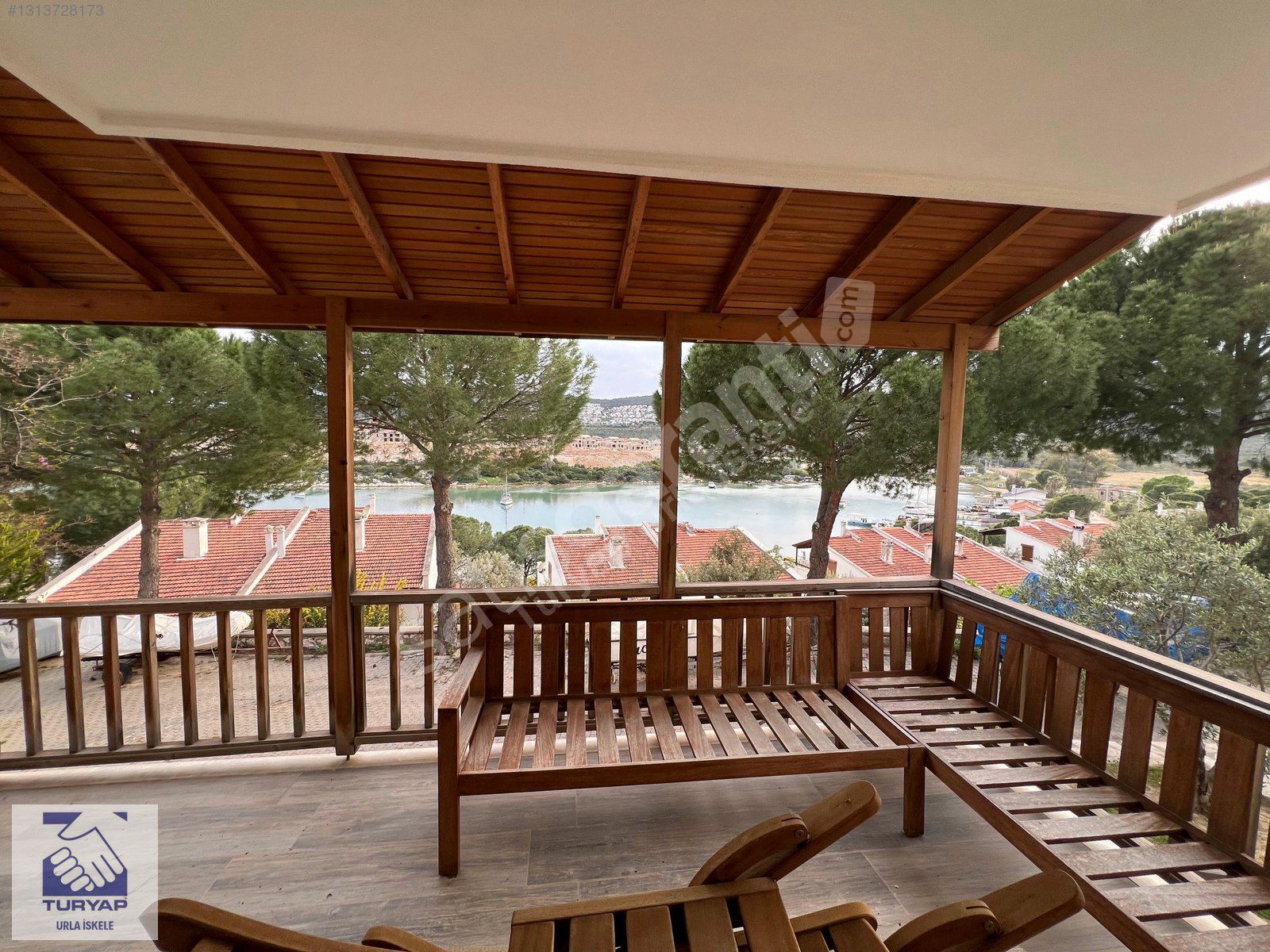 Mordoğan Körfez evleri sitesinde Eşyalı Kiralık Villa
